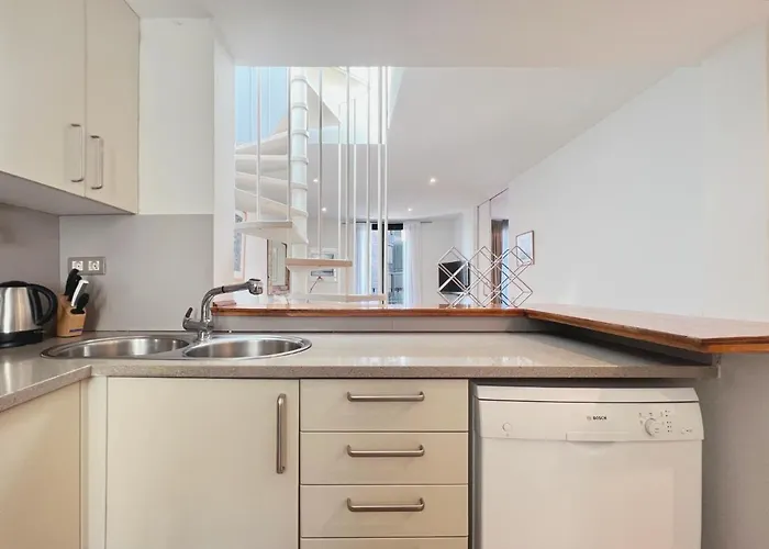 U-nique Urquinaona Ii